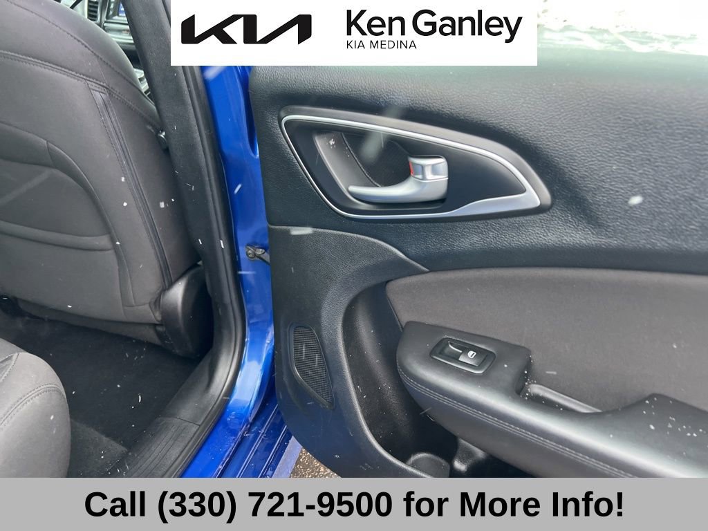 Used 2015 Chrysler 200 Limited w/ Convenience Group image 55