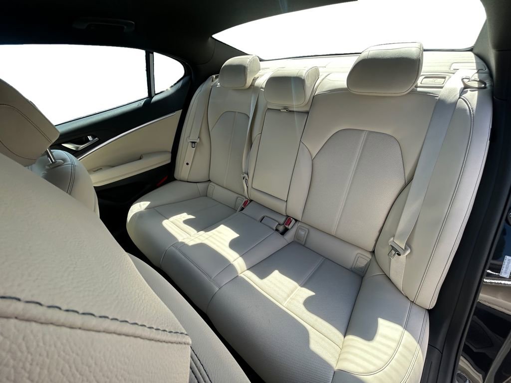 Used 2026 Genesis G70 2.5T image 13