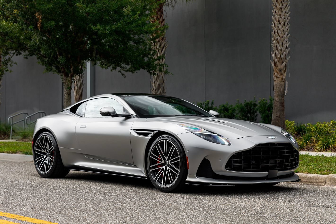 Used 2024 Aston Martin DB12 Coupe RWD image 5