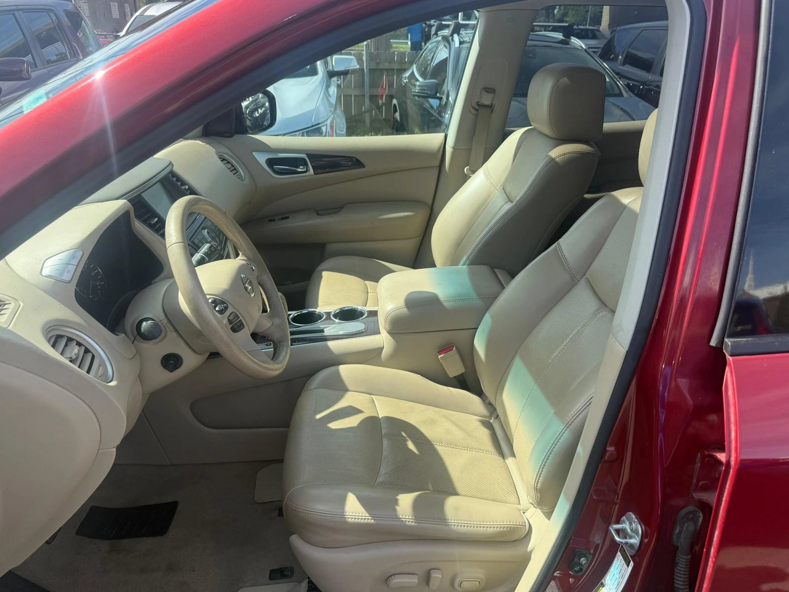 Used 2015 Nissan Pathfinder Platinum w/ Family Entertainment Package FWD image 11