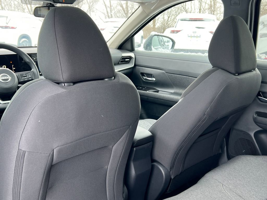 New 2026 Nissan Kicks SV w/ SV Premium Package image 31