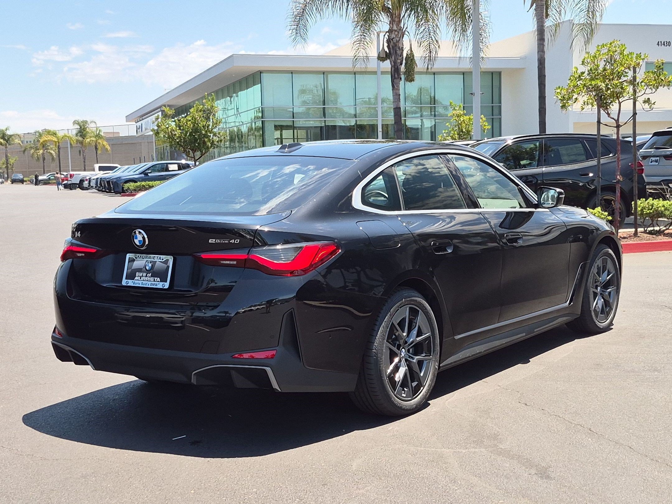 New 2026 BMW i4 eDrive40 w/ Parking Assistance Package RWD image 10
