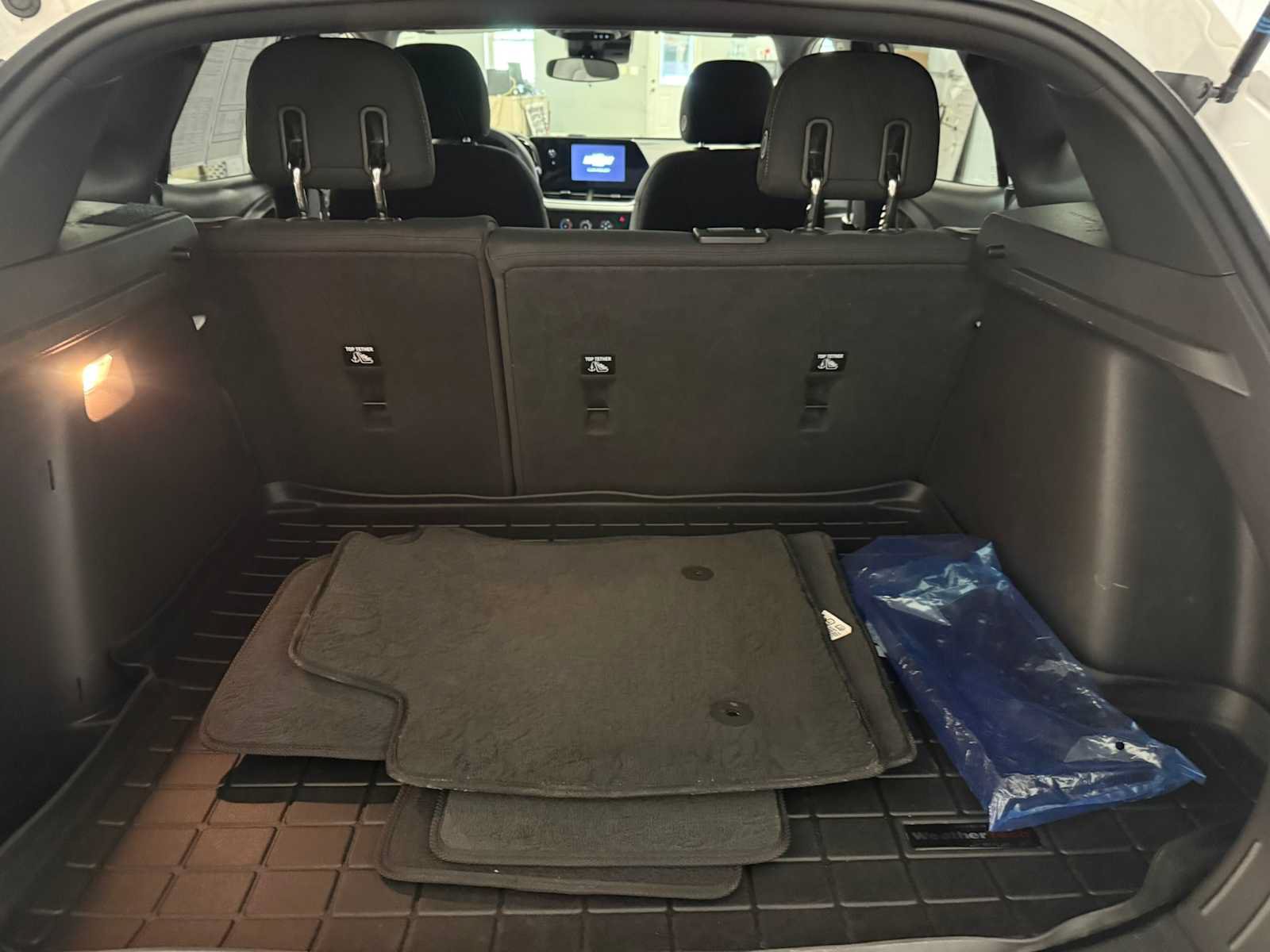 Used 2024 Chevrolet Trax RS FWD image 23