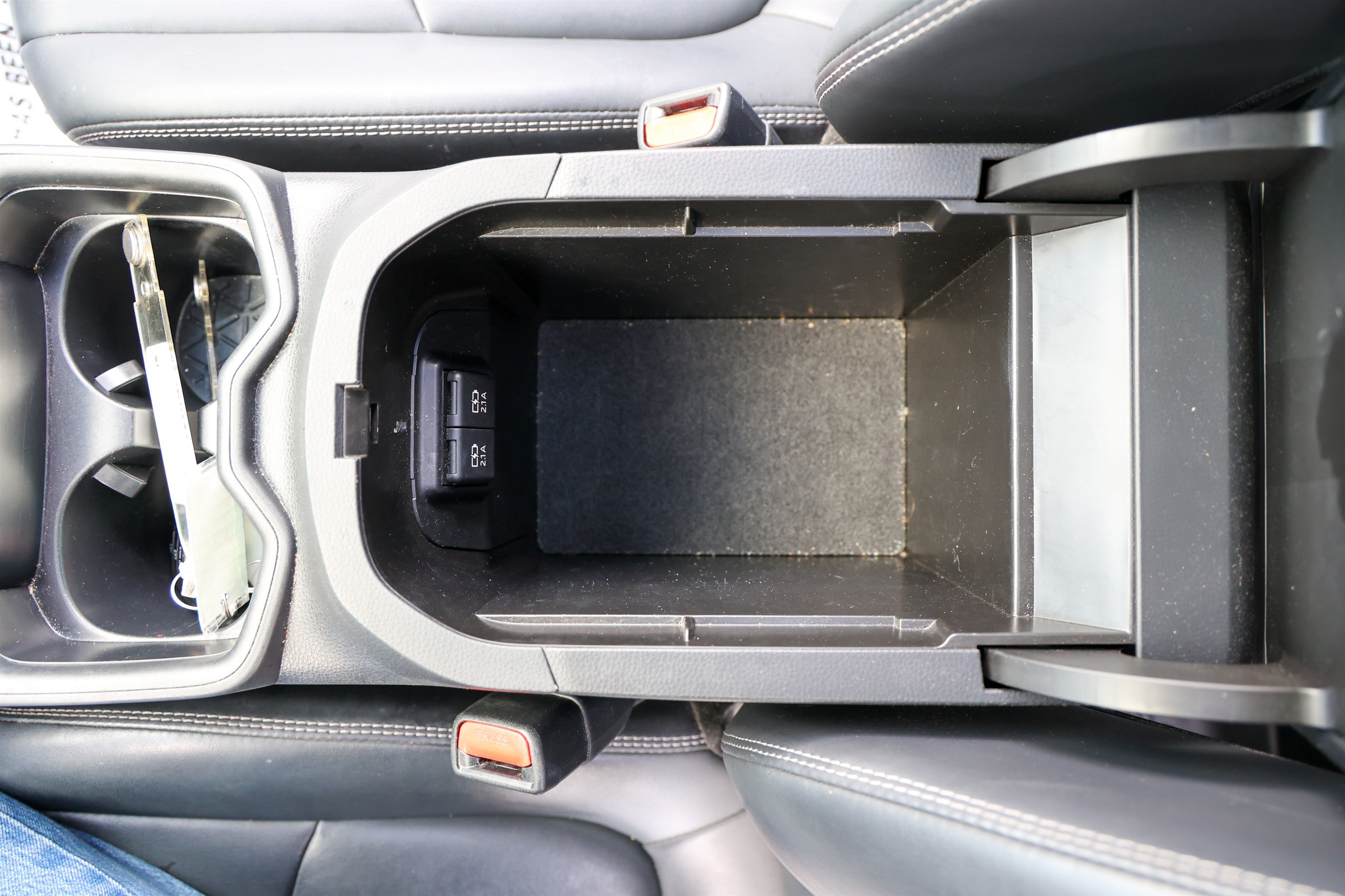Used 2020 Toyota RAV4 XLE Premium FWD image 26