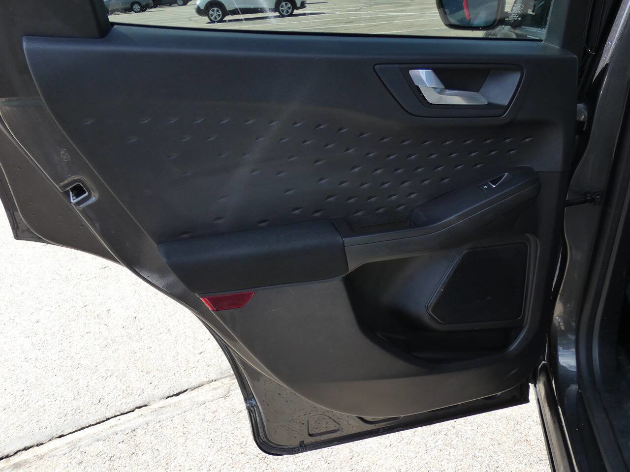 Used 2020 Ford Escape SE image 18