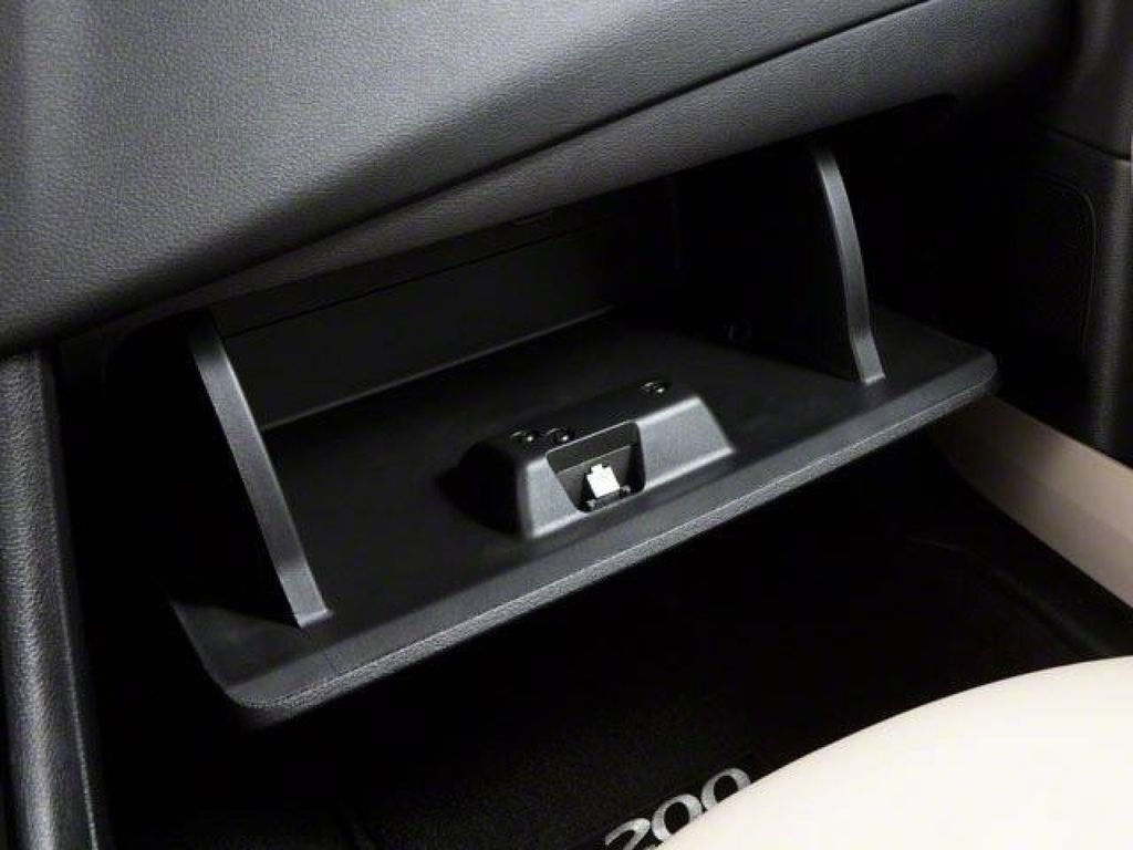 Used 2013 Chrysler 200 LX FWD image 10