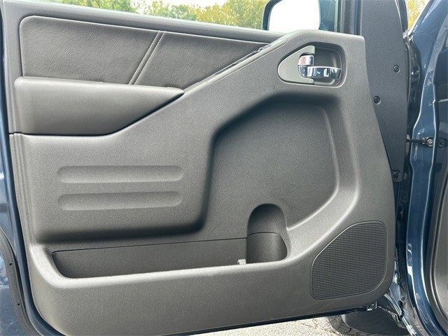 Used 2021 Nissan Frontier PRO-4X w/ Pro-4x Utility Package image 17