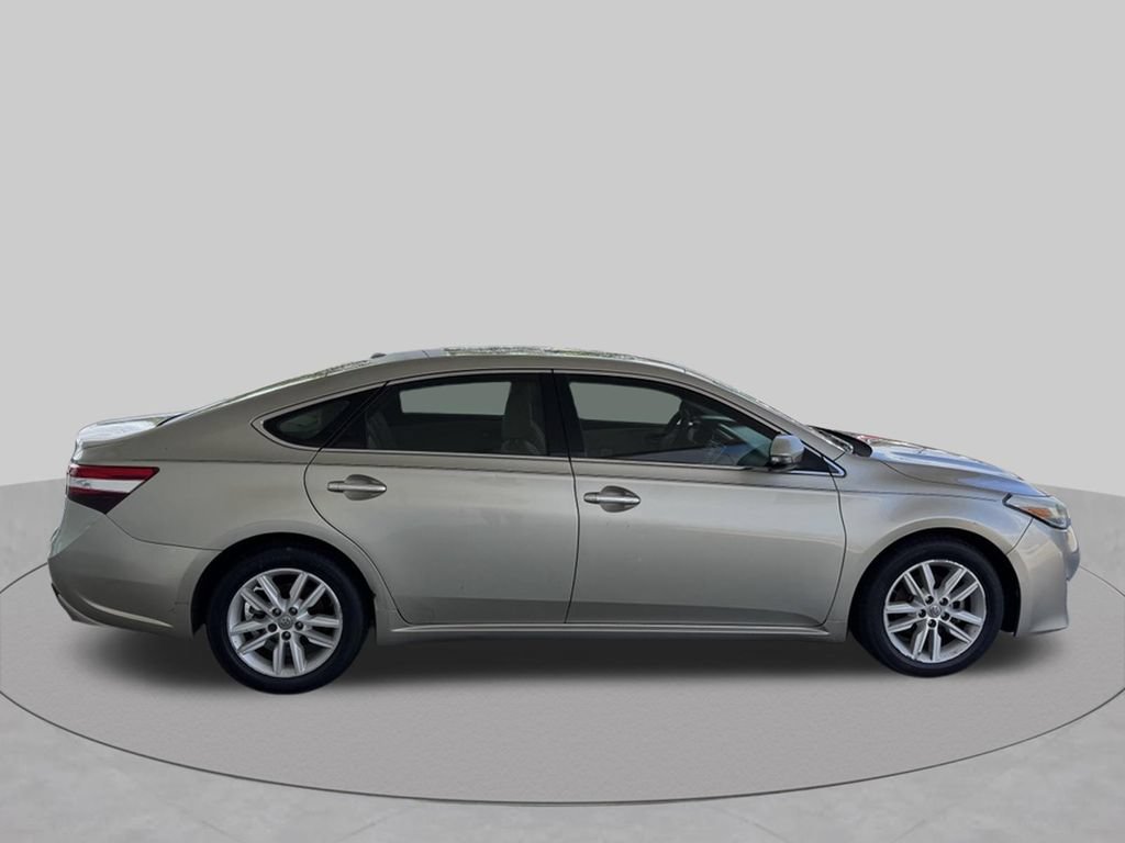 Used 2015 Toyota Avalon XLE Premium FWD image 6