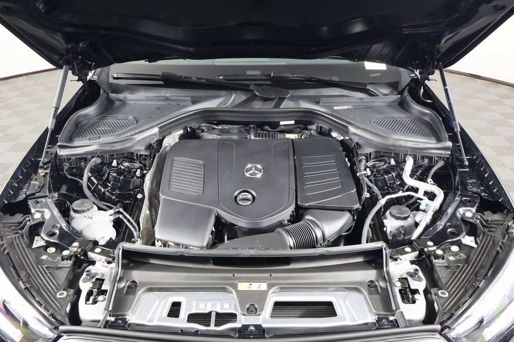 New 2027 Mercedes-Benz GLC 300 image 9