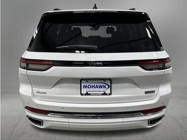 Used 2023 Jeep Grand Cherokee Overland AWD/4WD image 4