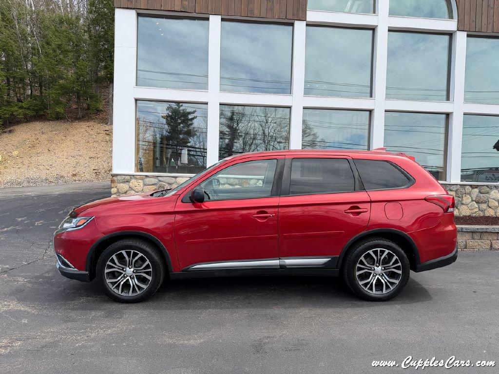 Used 2017 Mitsubishi Outlander ES AWD/4WD image 12