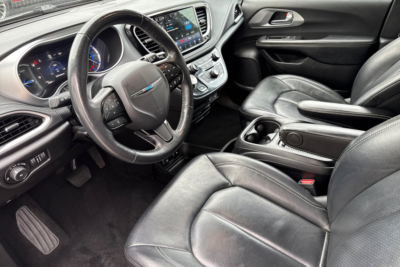 Used 2021 Chrysler Pacifica Touring-L w/ Uconnect Theater Family Group FWD image 10