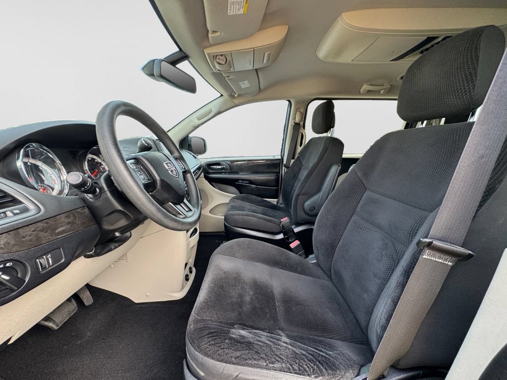 Used 2018 Dodge Grand Caravan SE w/ UConnect Hands-Free Group FWD image 17