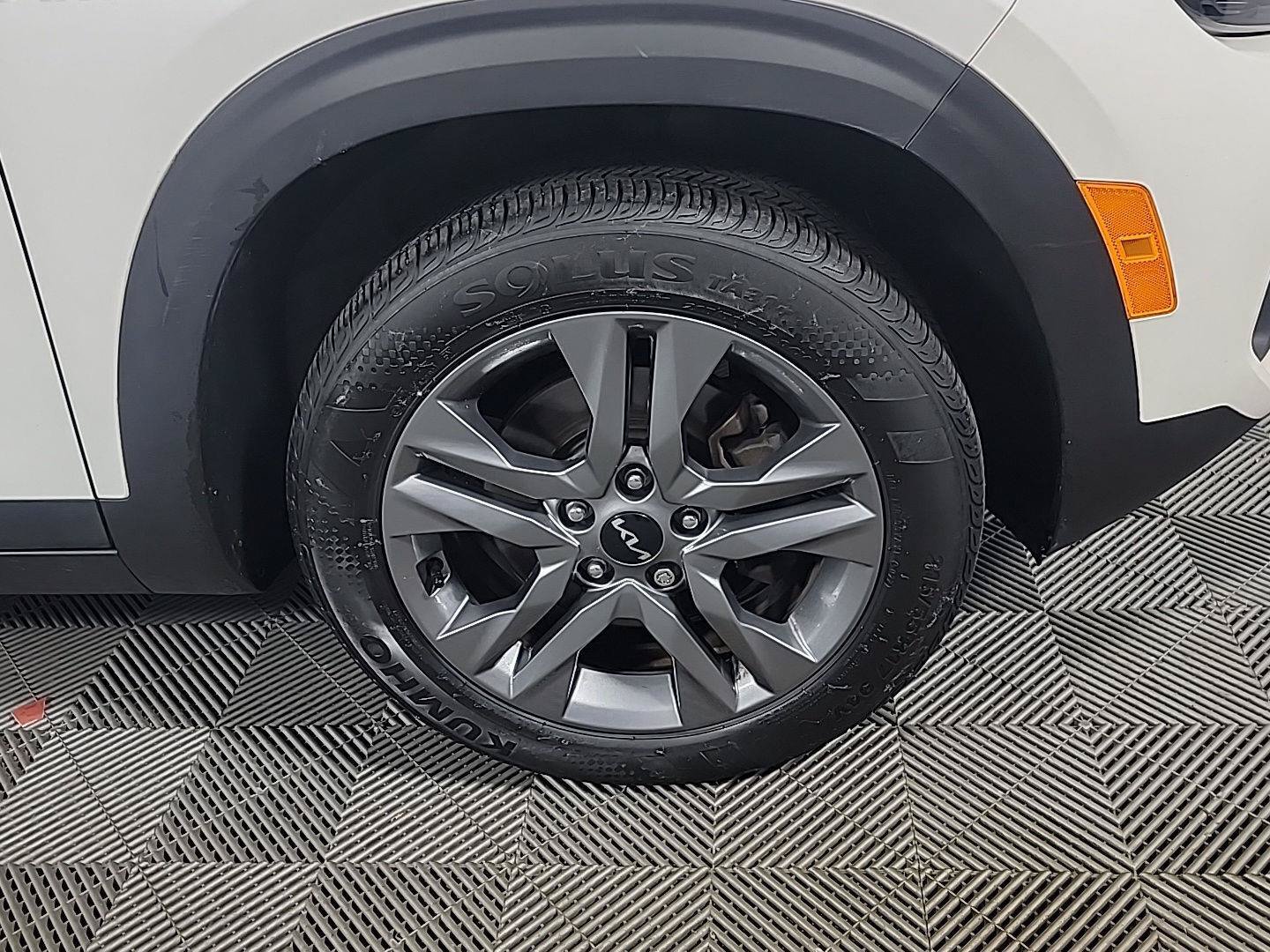 Certified 2023 Kia Seltos LX AWD/4WD image 3