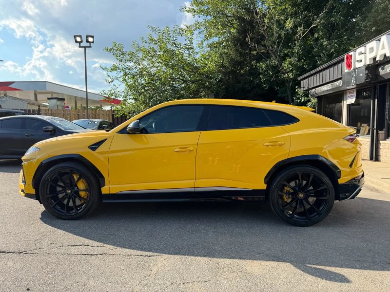 Used 2019 Lamborghini Urus AWD/4WD image 4