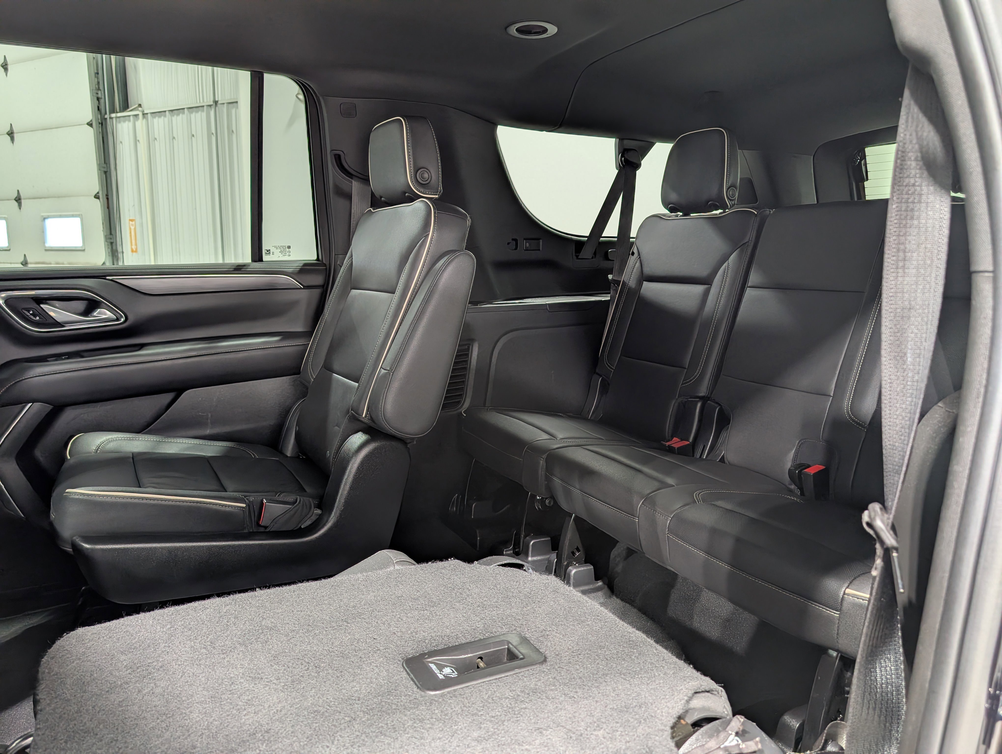 Used 2022 GMC Yukon XL SLT w/ SLT Luxury Package image 19