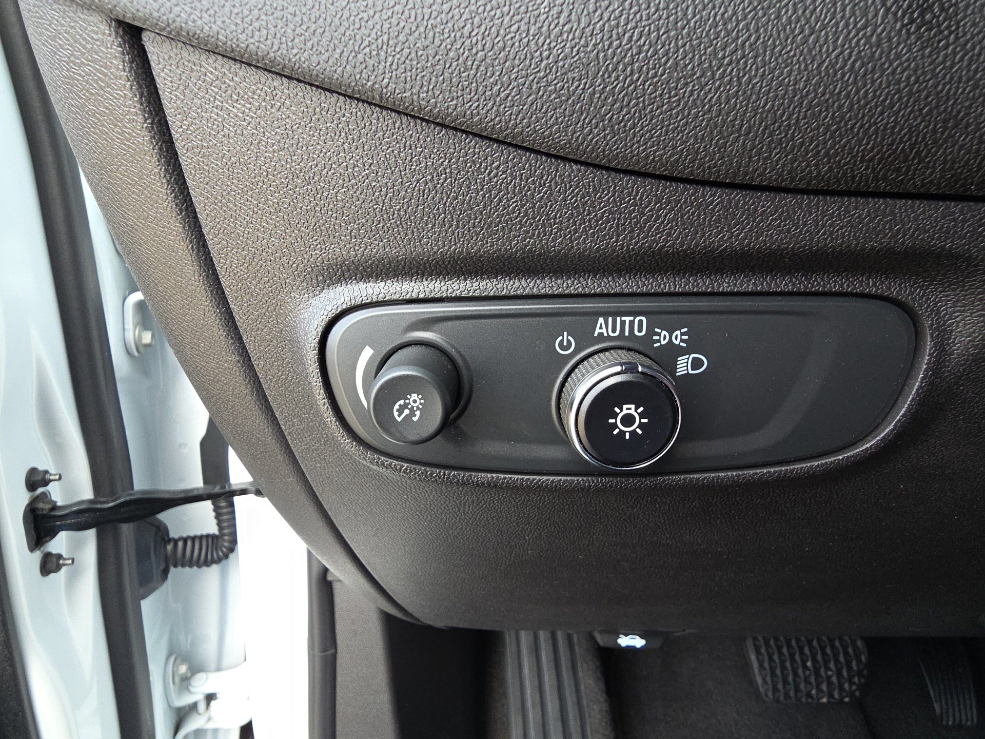 Used 2024 Chevrolet Equinox RS w/ RS Leather Package image 21