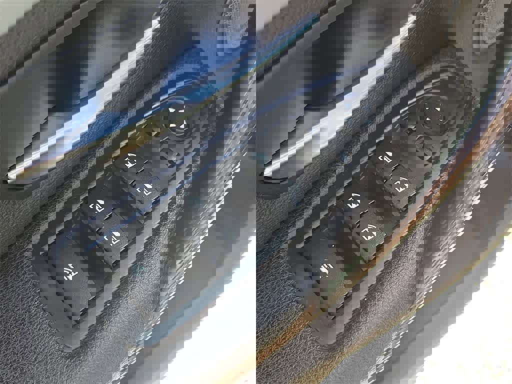 Used 2015 BMW 428i Convertible image 17