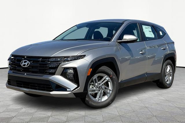 Used 2025 Hyundai Tucson SE image 2