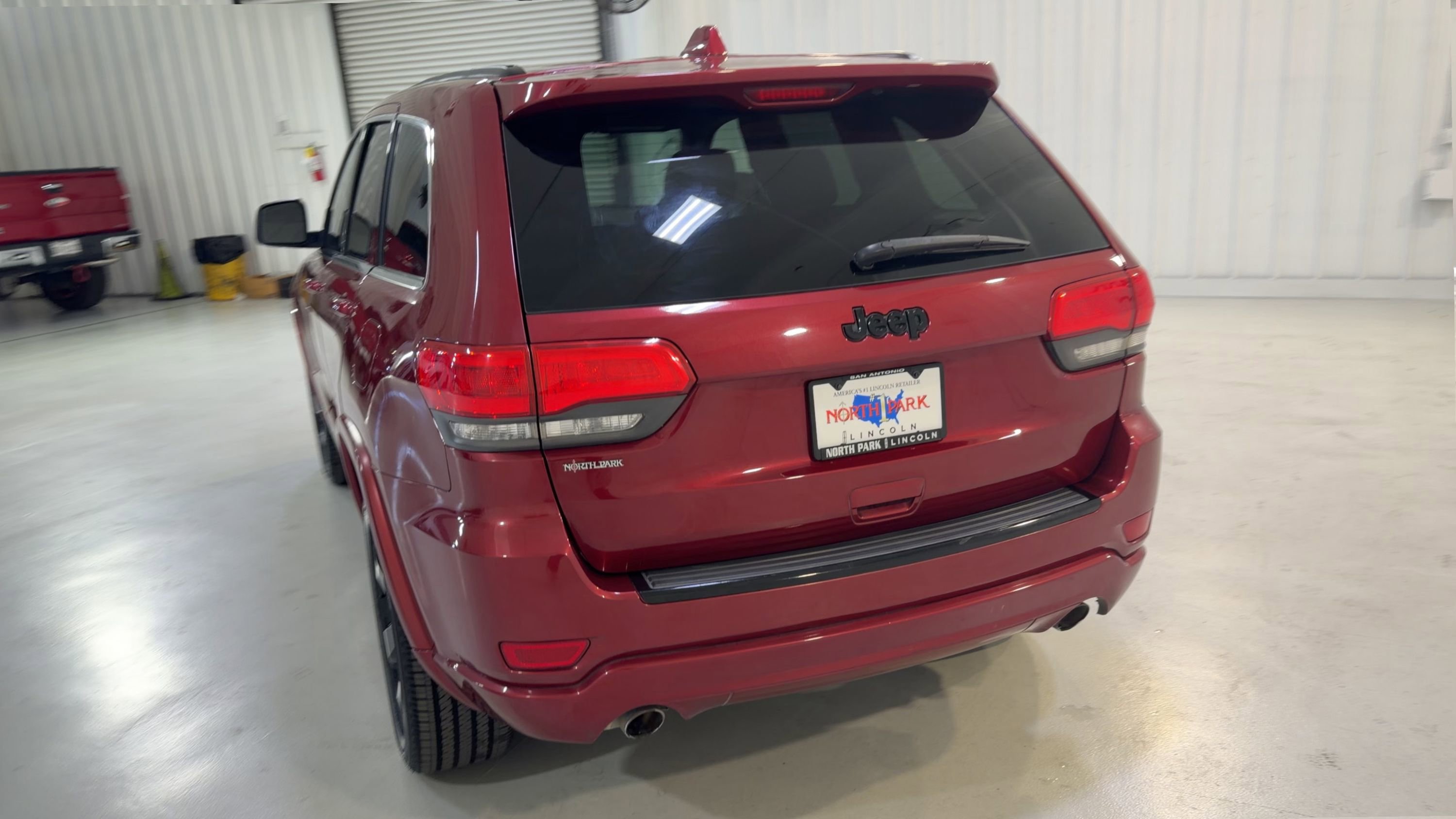 Used 2015 Jeep Grand Cherokee Altitude image 8