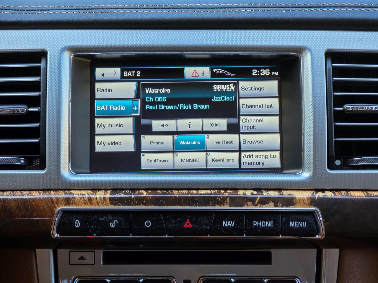 Used 2012 Jaguar XF Portfolio image 23