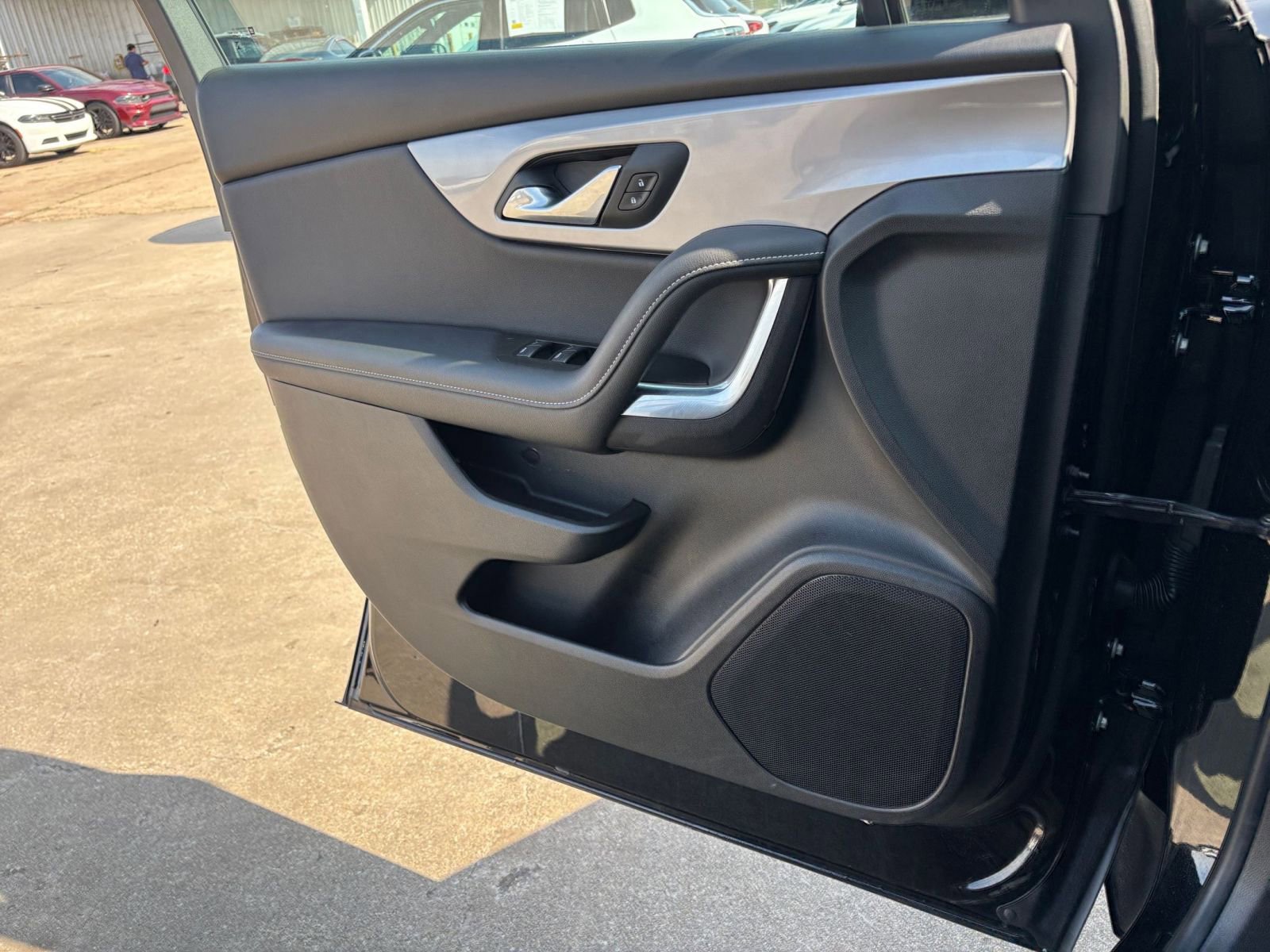 Used 2025 Chevrolet Blazer LT FWD image 18