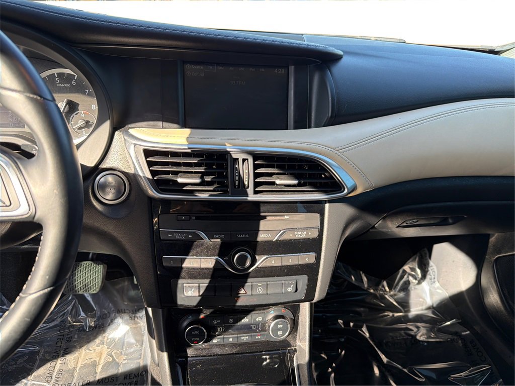 Used 2017 INFINITI QX30 Premium w/ Cargo Package image 14