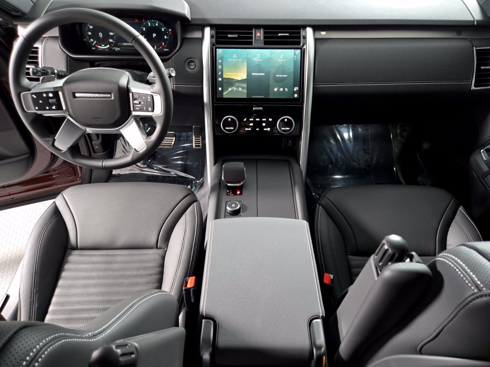 New 2026 Land Rover Discovery Limited Edition AWD/4WD image 4