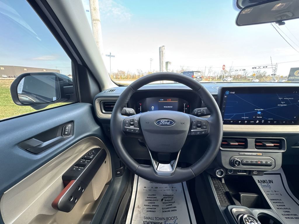 Used 2025 Ford Maverick Lariat image 14