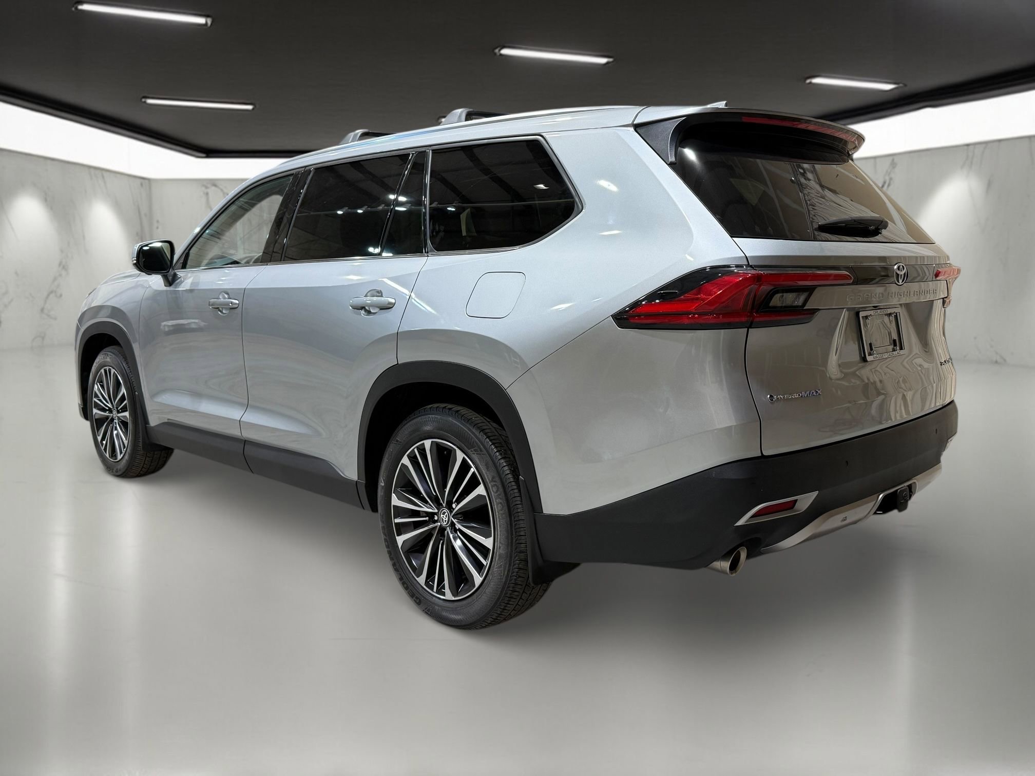 Used 2024 Toyota Grand Highlander AWD Hybrid image 3