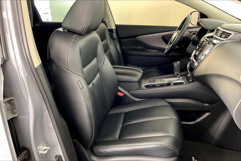Used 2024 Nissan Murano SV w/ SV Midnight Edition Package FWD image 9