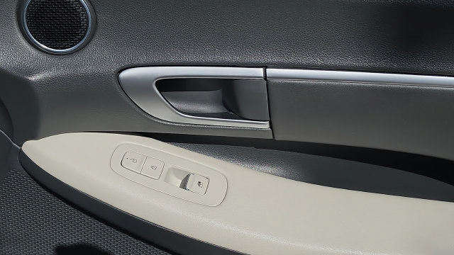 Used 2025 Hyundai Sonata SEL FWD image 28