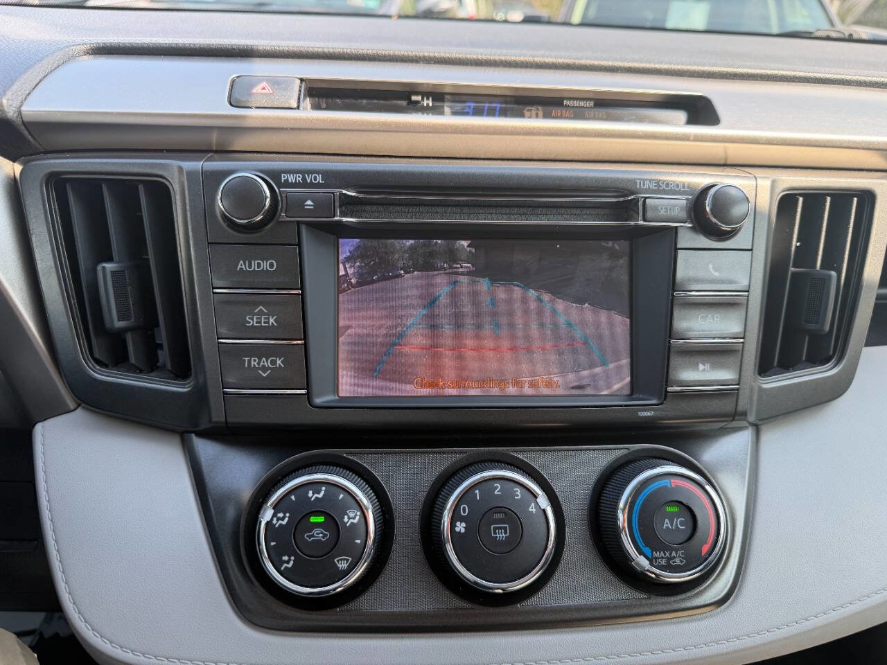 Used 2013 Toyota RAV4 LE AWD/4WD image 25