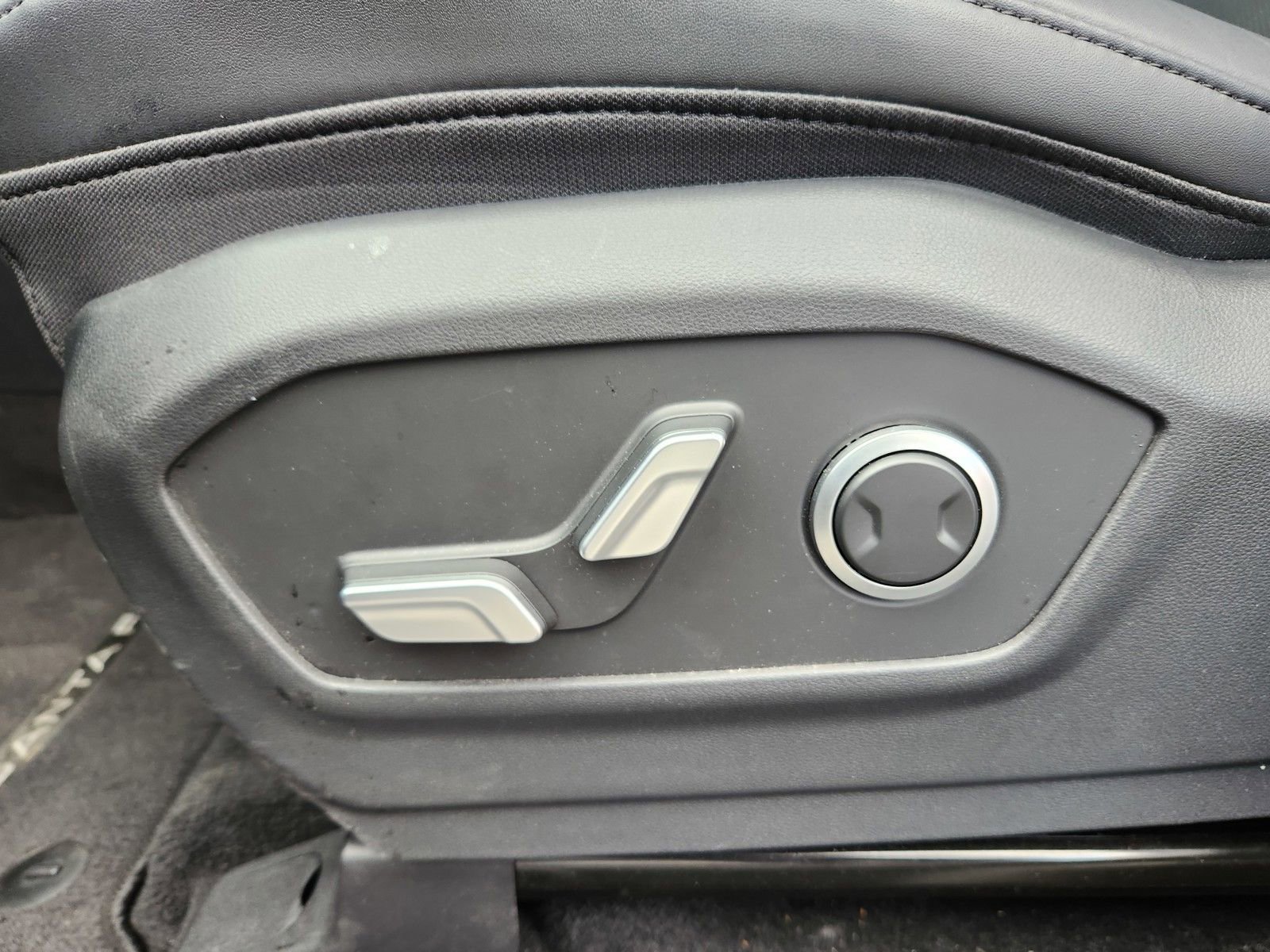 Certified 2025 Hyundai Santa Fe XRT image 10