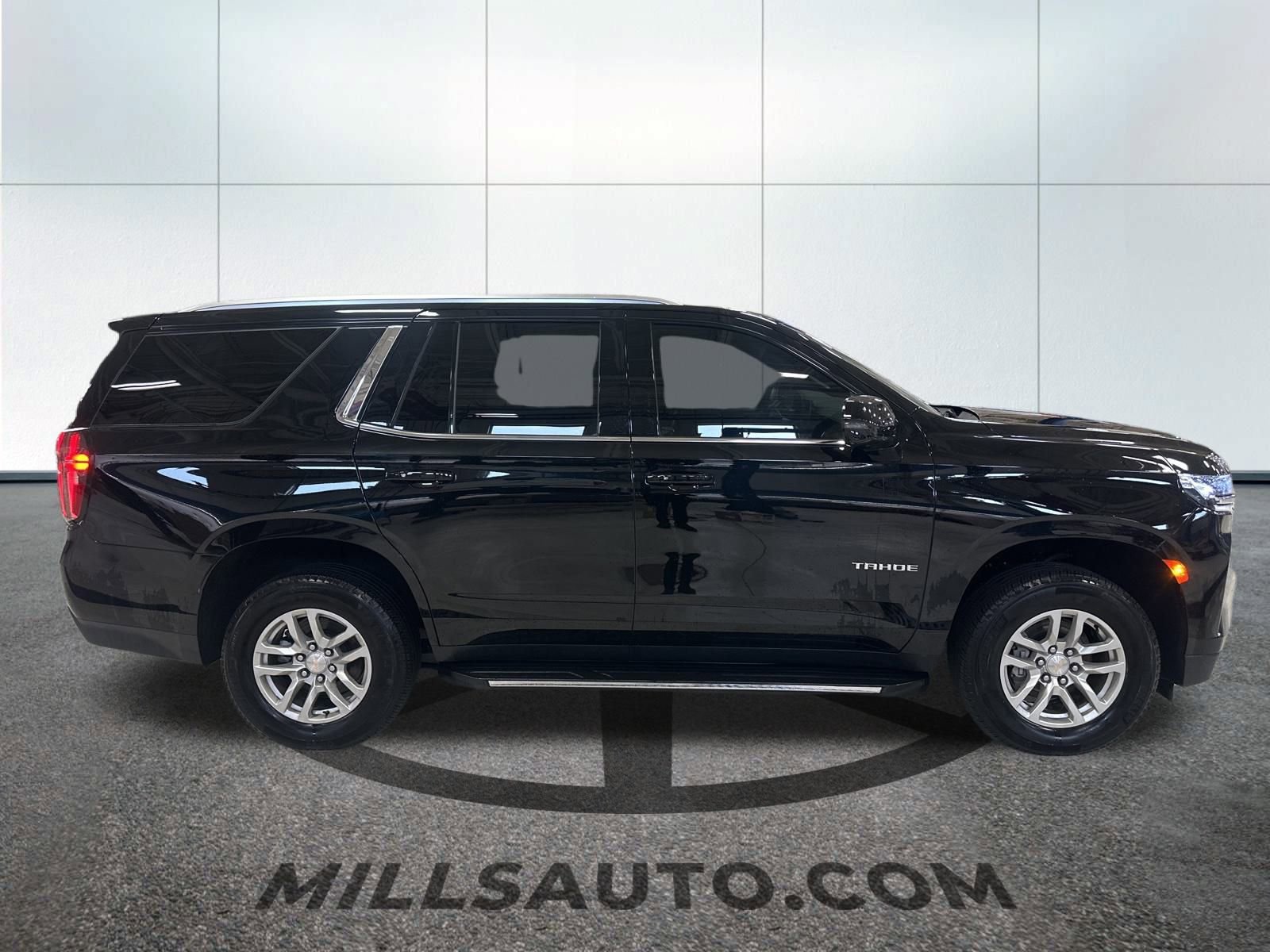 Used 2023 Chevrolet Tahoe LT image 3