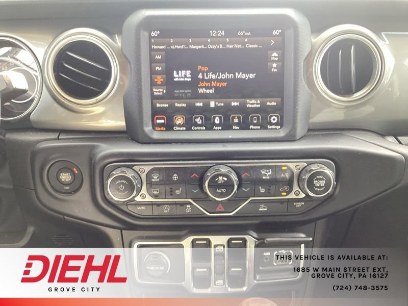 Used 2022 Jeep Wrangler Unlimited Sahara w/ Cold Weather Group AWD/4WD image 20