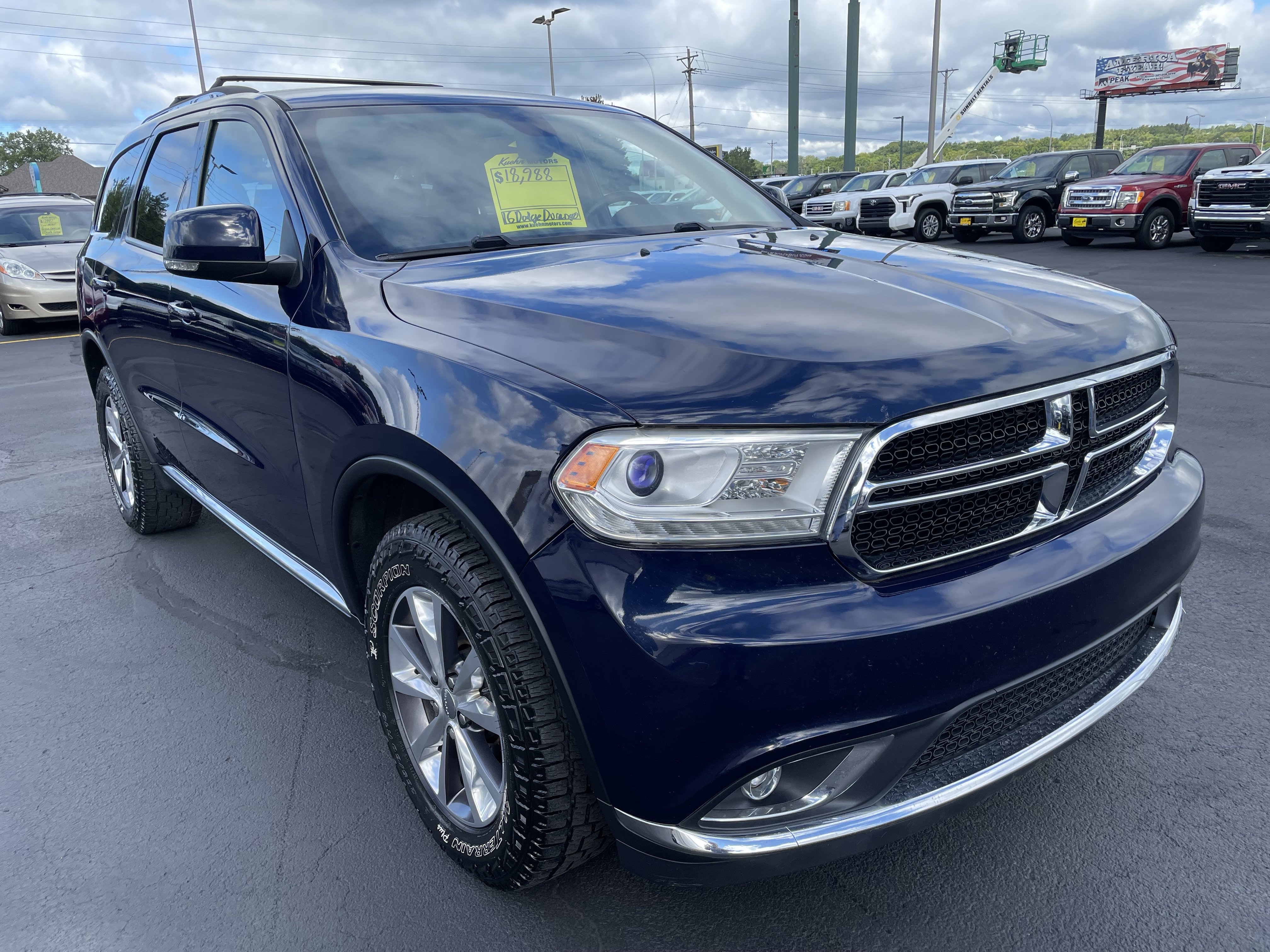 Used 2016 Dodge Durango Limited w/ Nav & Power Liftgate Group image 2
