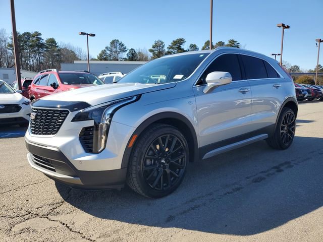 Used 2022 Cadillac XT4 Premium Luxury w/ Enhanced Visibility Package image 3