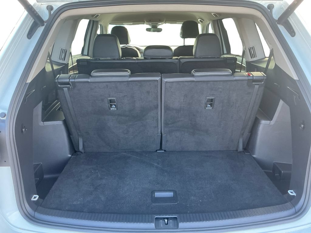Used 2025 Volkswagen Atlas SE AWD/4WD image 23