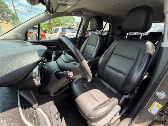 Used 2021 Chevrolet Trax LT w/ Premium Seat Package AWD/4WD image 10
