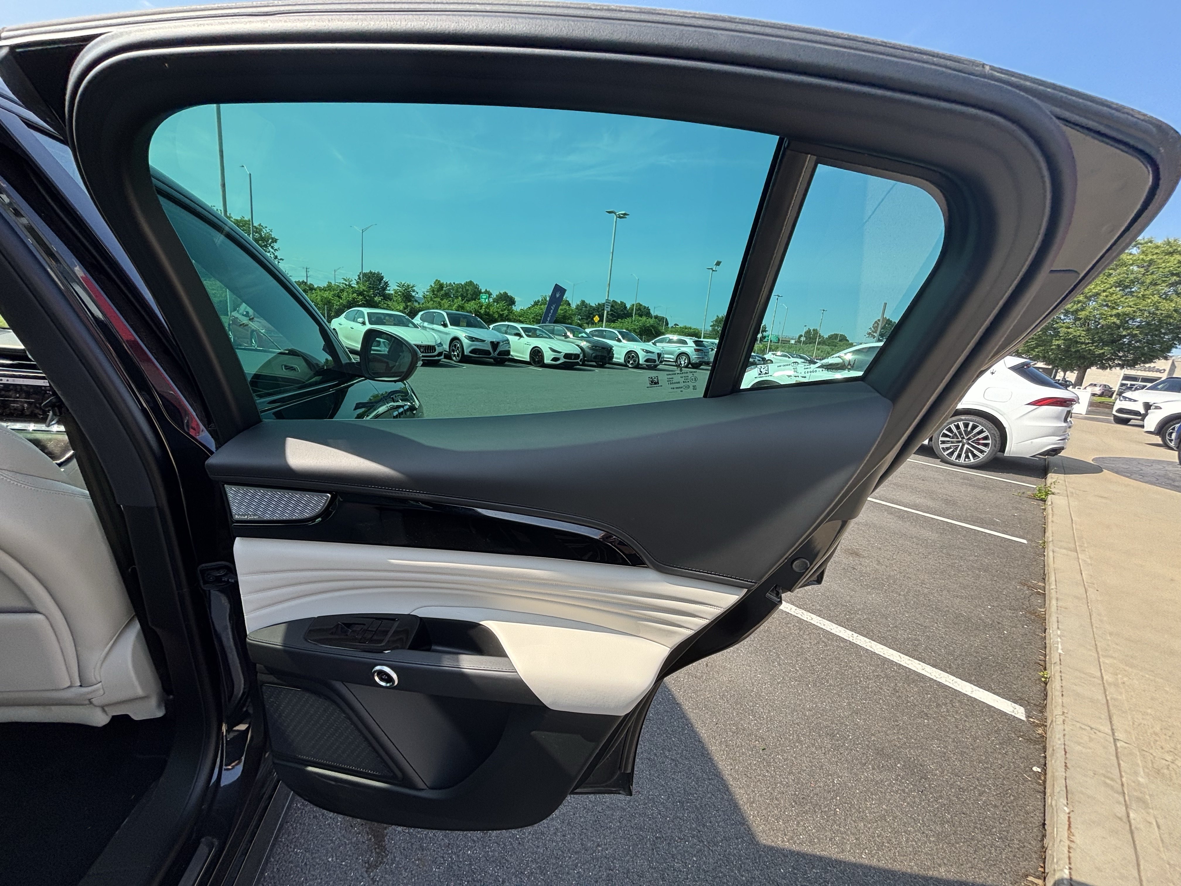 Used 2023 Maserati Grecale Folgore AWD/4WD image 39