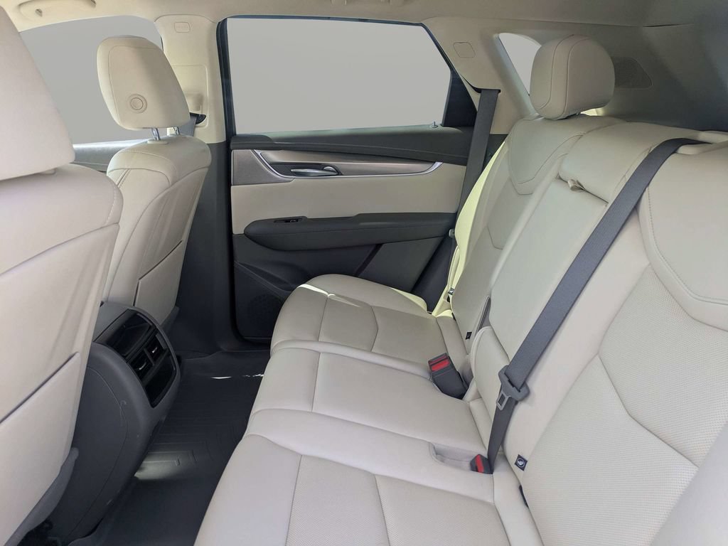 Used 2022 Cadillac XT5 Premium Luxury w/ Technology Package FWD image 14