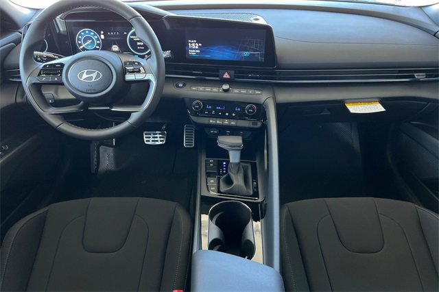 New 2025 Hyundai Elantra SEL image 13