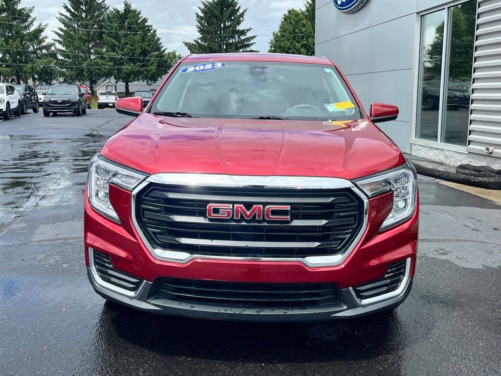Used 2023 GMC Terrain SLE FWD image 10