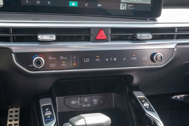 Certified 2025 Kia Sorento SX image 19