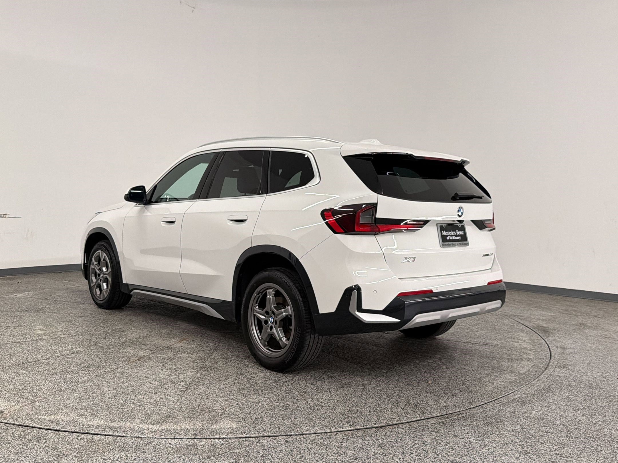Used 2025 BMW X1 xDrive28i image 3