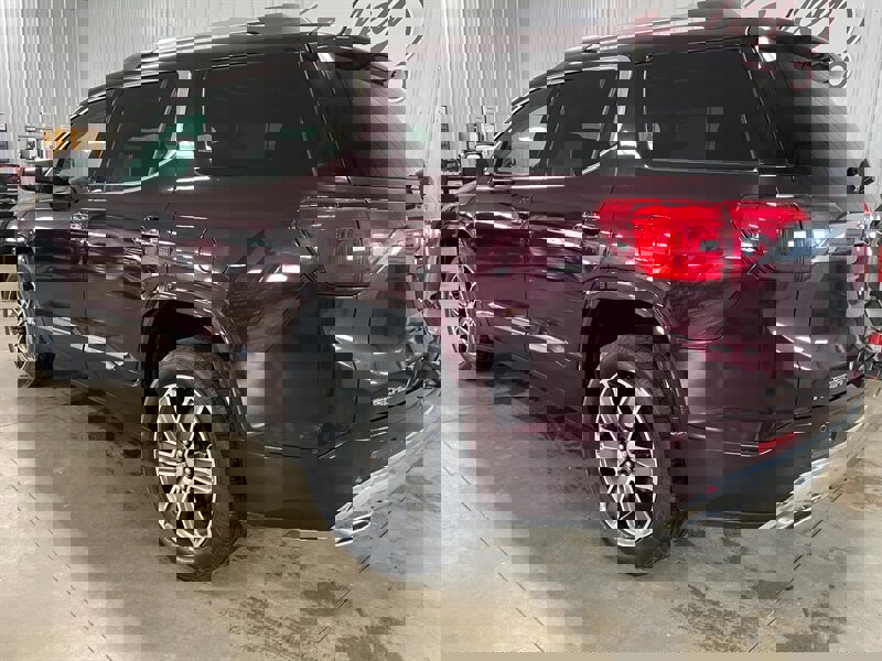 Used 2017 GMC Acadia Denali w/ Technology Package image 3