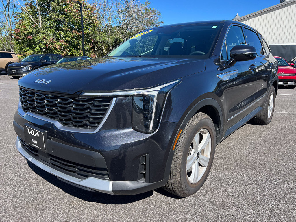 Certified 2025 Kia Sorento LX FWD image 2