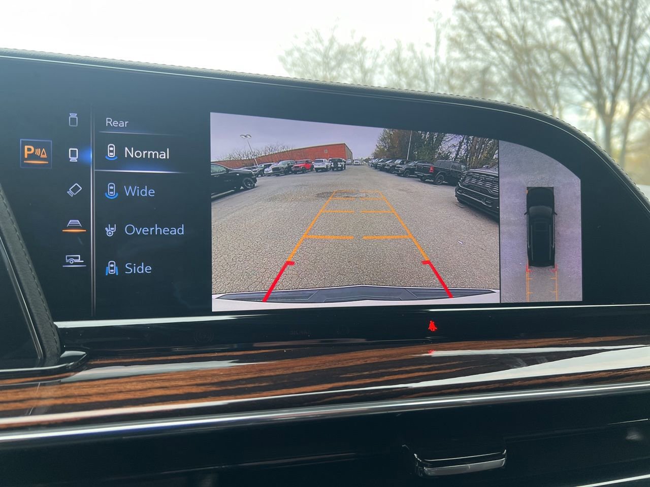 Used 2022 Cadillac Escalade Premium Luxury image 33