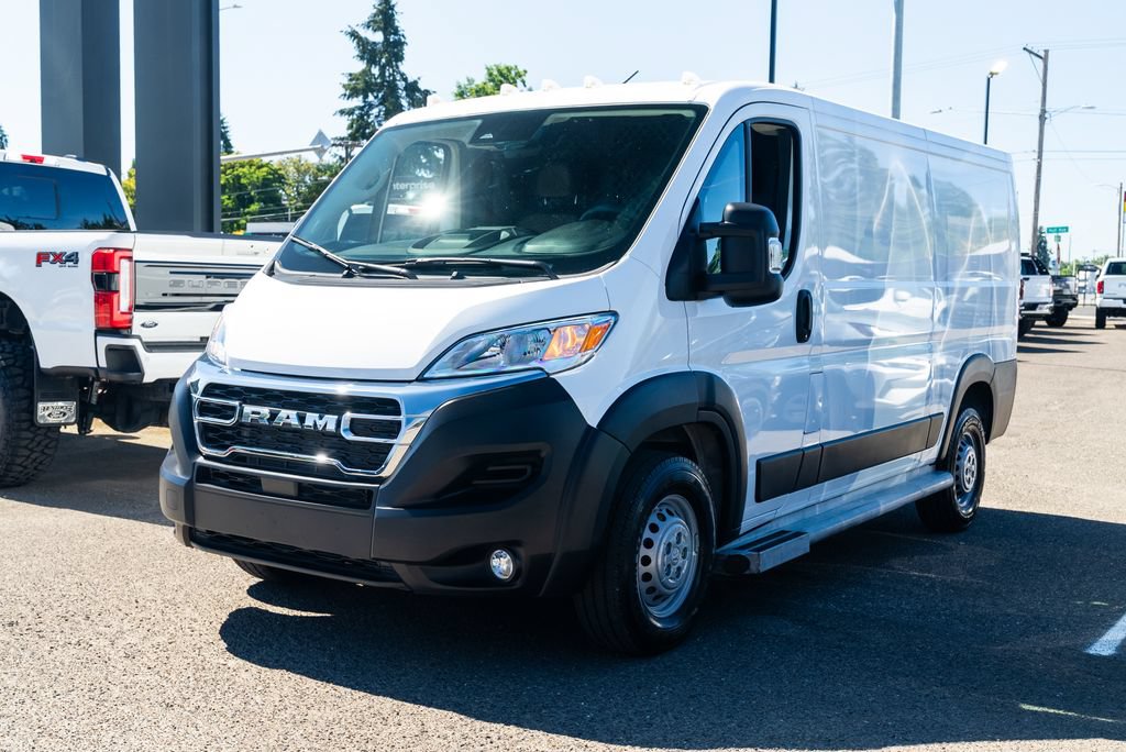 Used 2025 RAM ProMaster 2500 w/ U-Haul Equipment Group FWD image 3